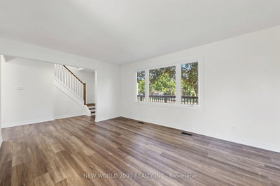 10 Buce Avenue • Bradford West Gwillimbury, ON photo 8