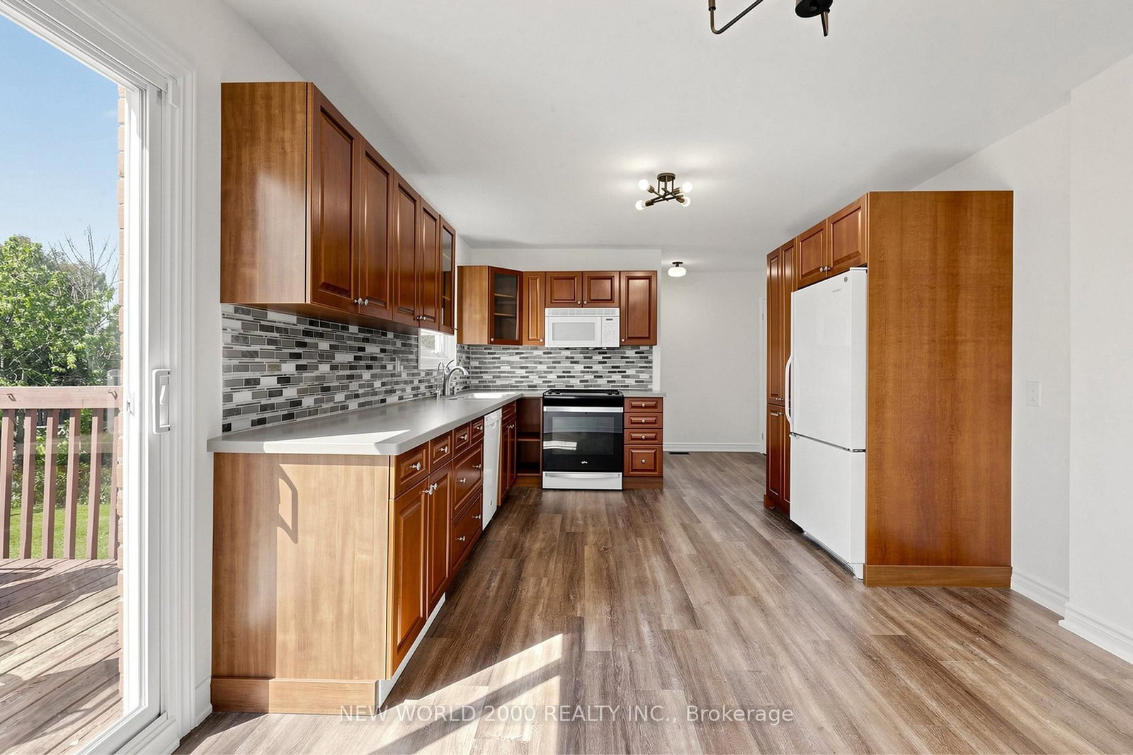 10 Buce Avenue • Bradford West Gwillimbury, ON photo 9