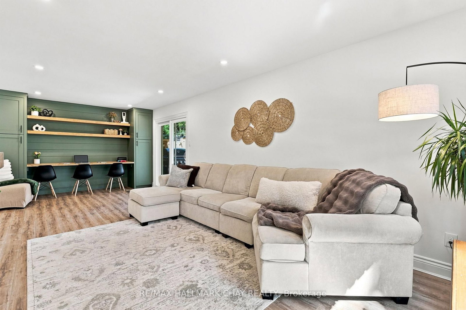 278 Carlisle Street • Newmarket, ON photo 4