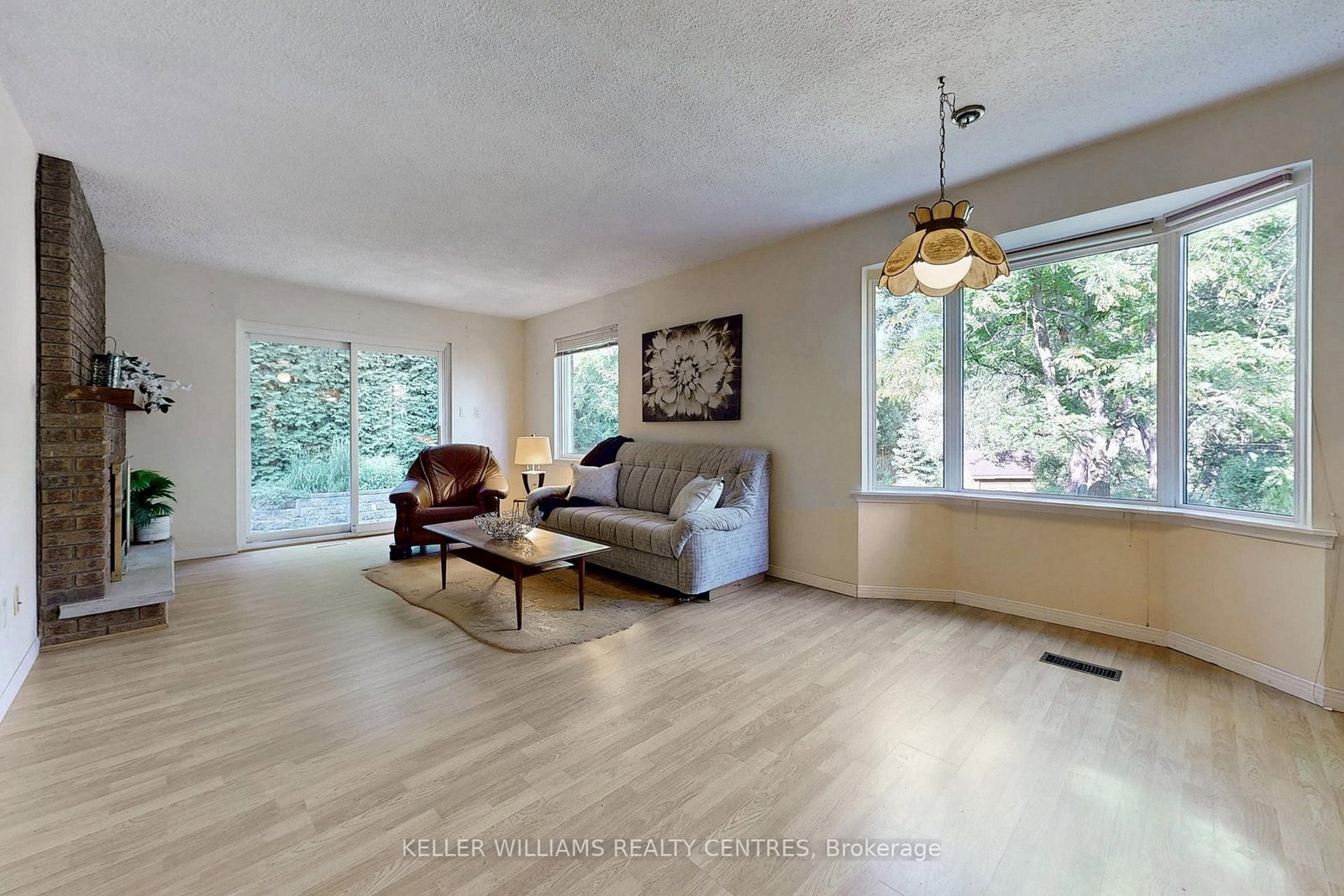 27 Hawthorne Lane • Aurora, ON photo 12