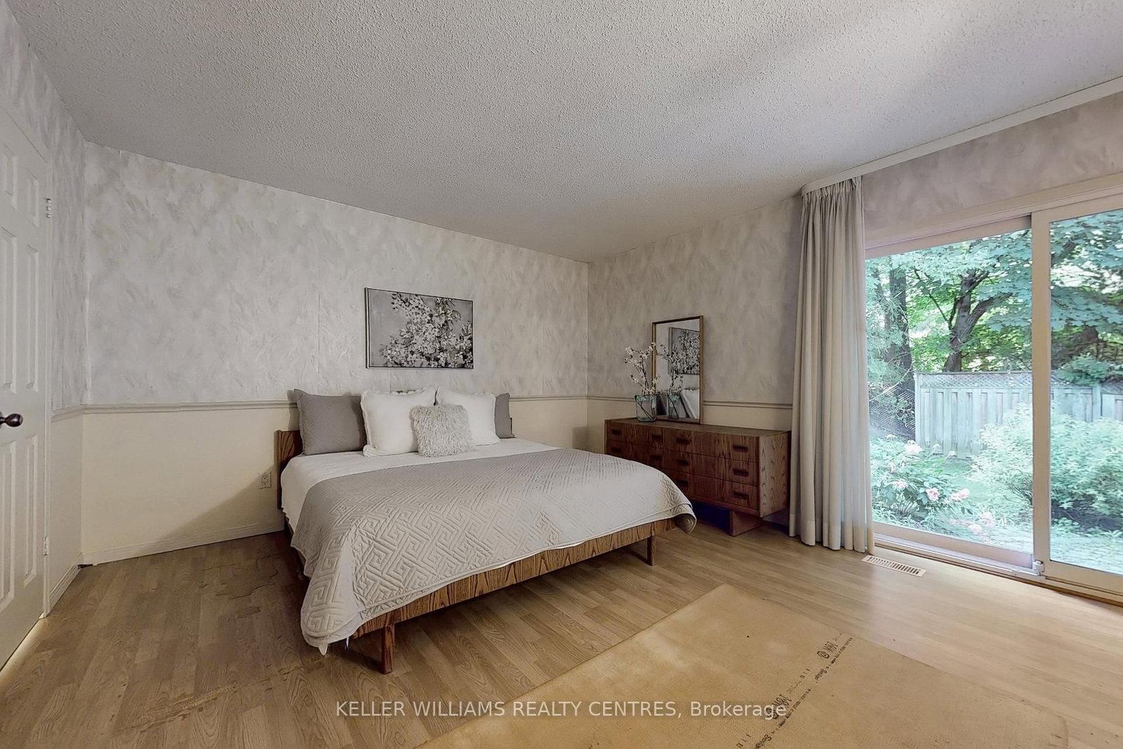 27 Hawthorne Lane • Aurora, ON photo 18