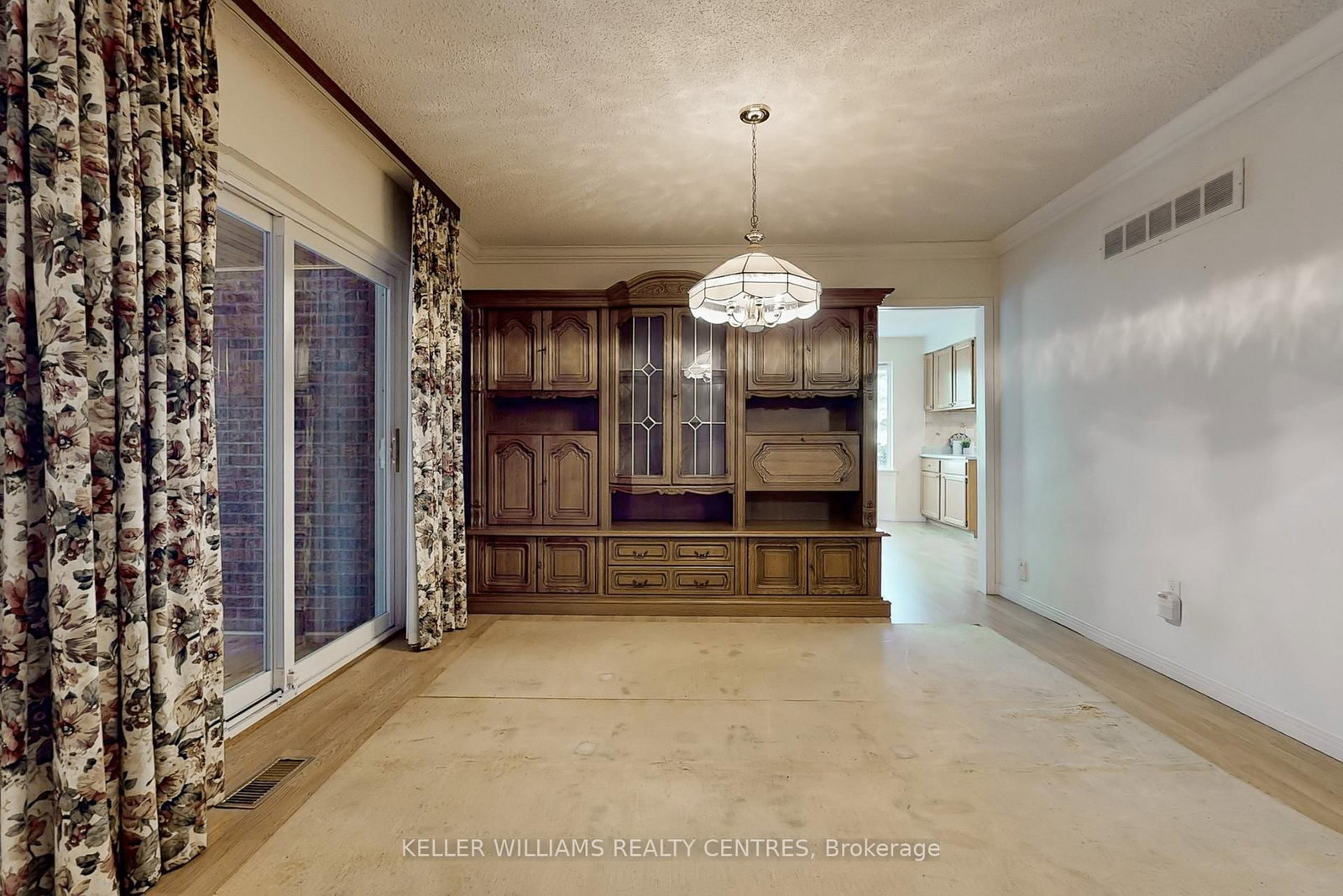 27 Hawthorne Lane • Aurora, ON photo 22