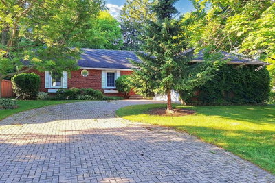 27 Hawthorne Lane • Aurora, ON photo 6