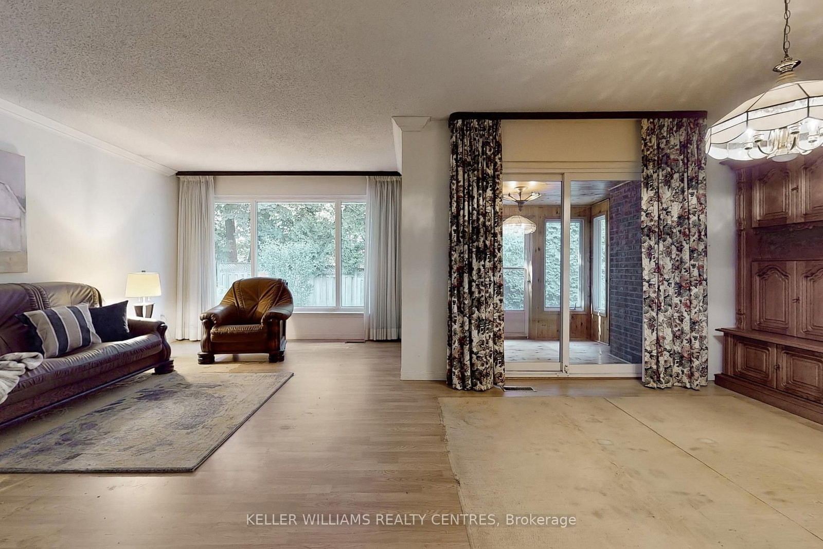 27 Hawthorne Lane • Aurora, ON photo 9