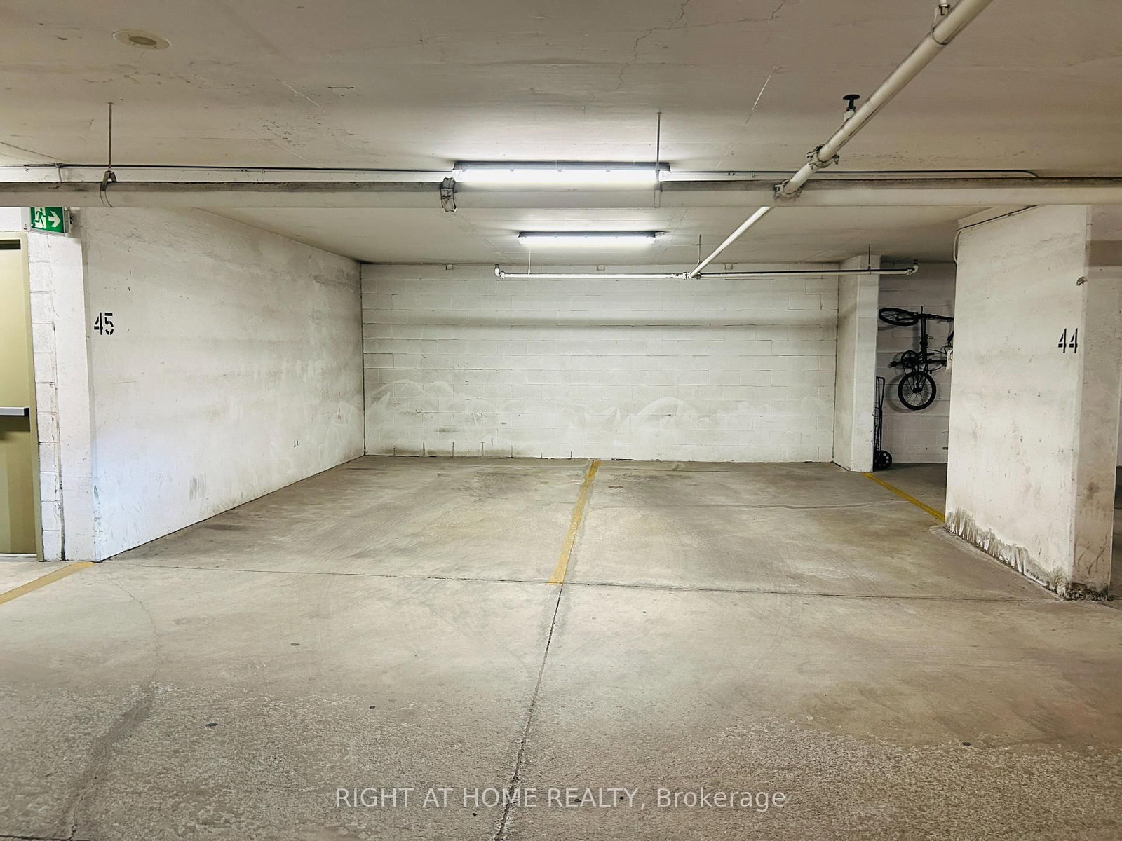 15 North Park Road • #LPH209 • Vaughan, ON photo 17