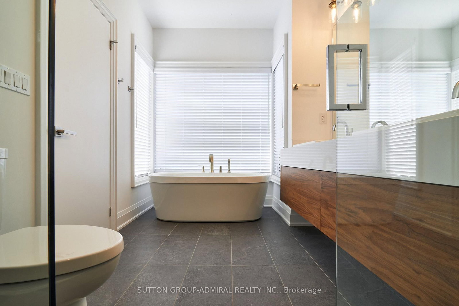 Direzze 18 Court • Richmond Hill, ON photo 17