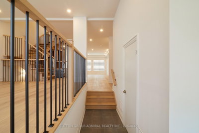 Direzze 18 Court • Richmond Hill, ON photo 5
