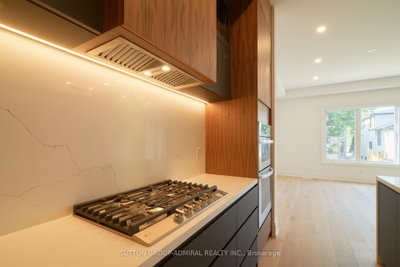 Direzze 18 Court • Richmond Hill, ON photo 7