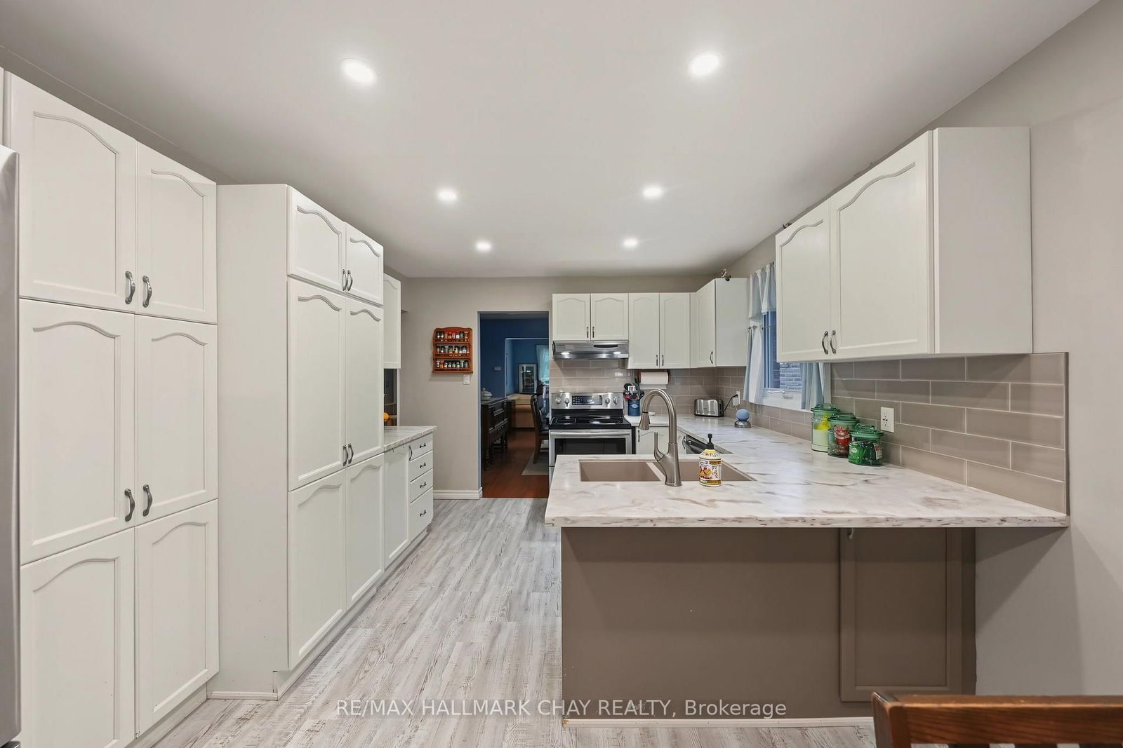66 Hutchinson Drive • New Tecumseth, ON photo 11