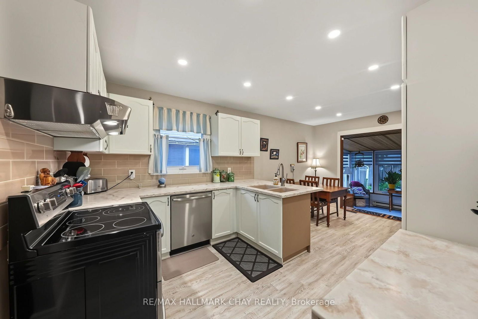66 Hutchinson Drive • New Tecumseth, ON photo 6