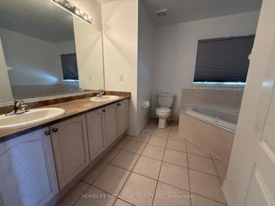 49 Staglin Court • Markham, ON photo 7