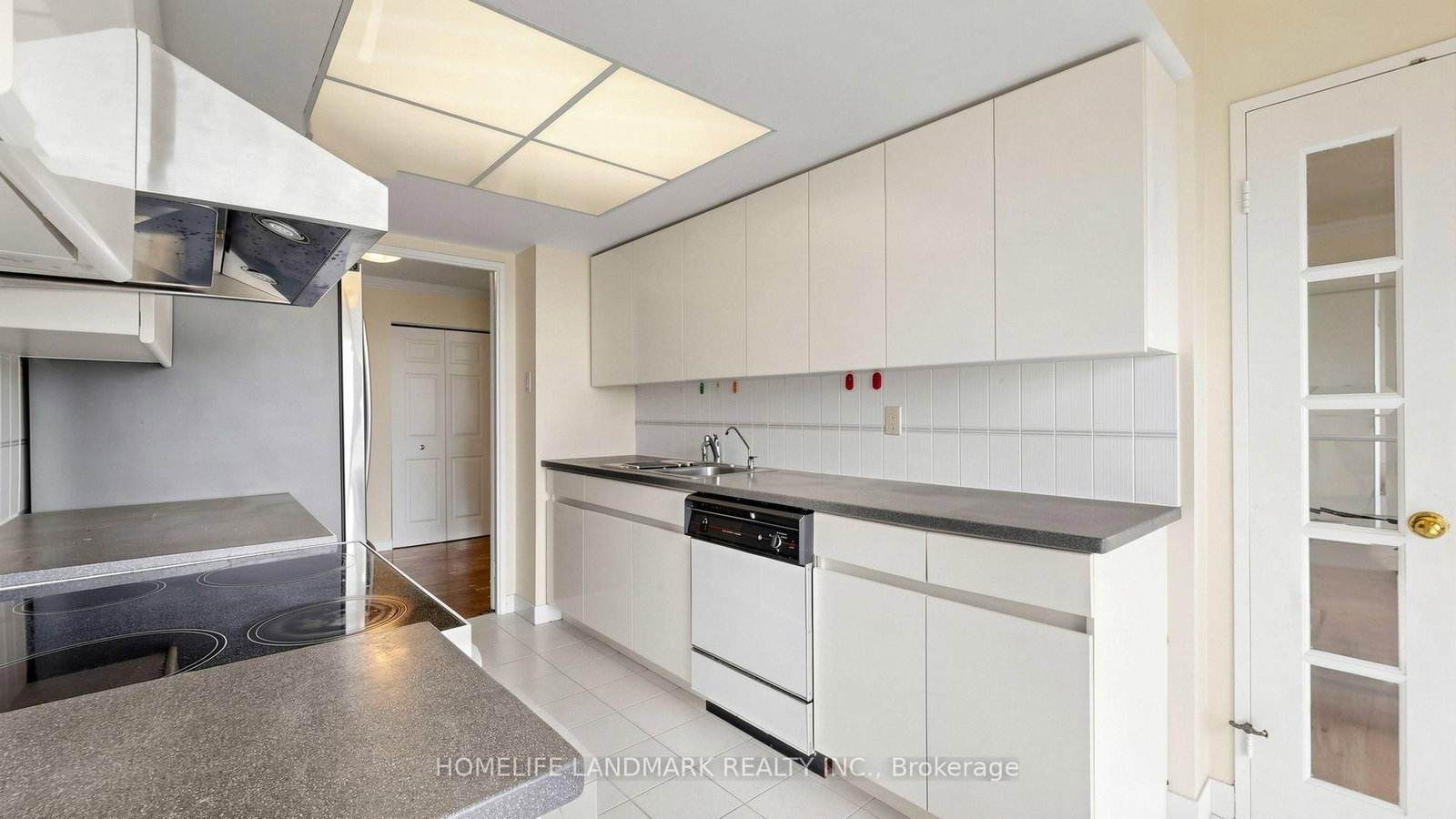 7805 Bayview Avenue • #913 • Markham, ON photo 23