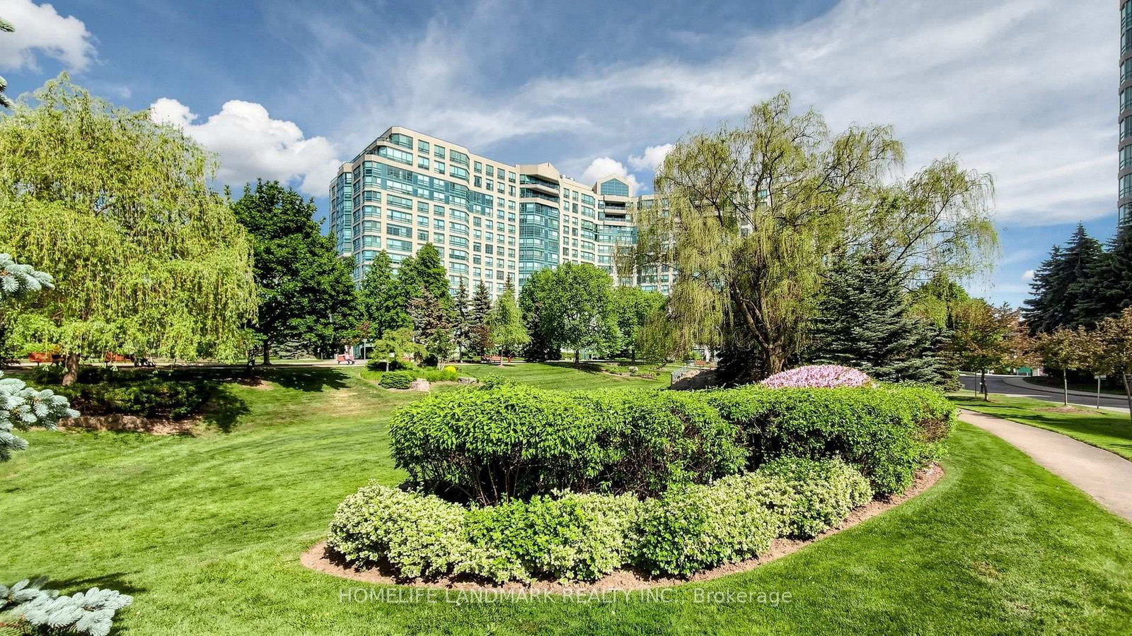 7805 Bayview Avenue • #913 • Markham, ON photo 4