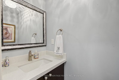 15 Clarinet Lane • Whitchurch-Stouffville, ON photo 9