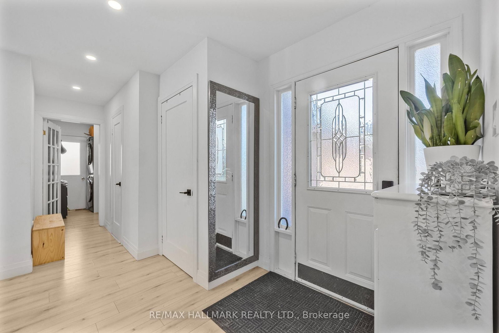 133 Heathwood Heights Drive • Aurora, ON photo 5