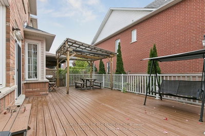 768 Millard Street E • Whitchurch-Stouffville, ON photo 5