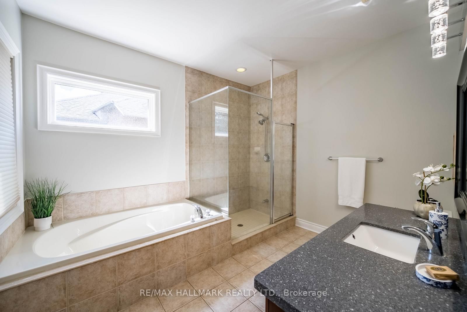 10 Vardon Gate • Whitchurch-Stouffville, ON photo 23