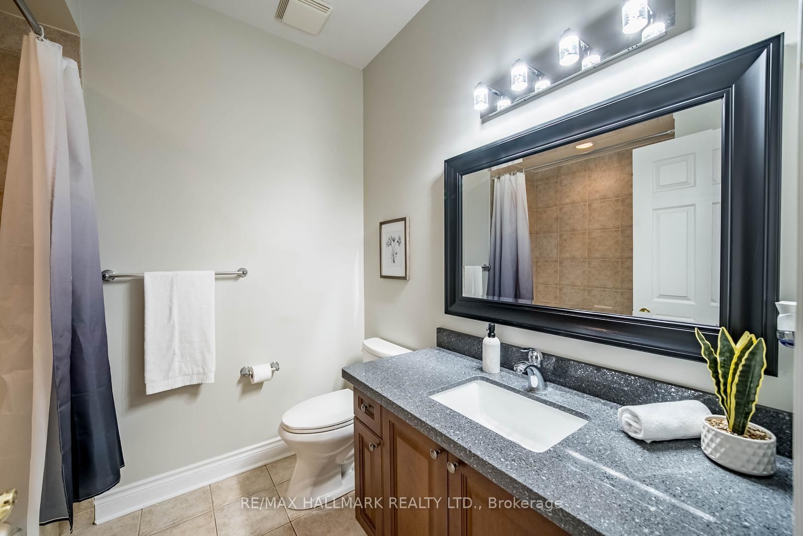 10 Vardon Gate • Whitchurch-Stouffville, ON photo 34