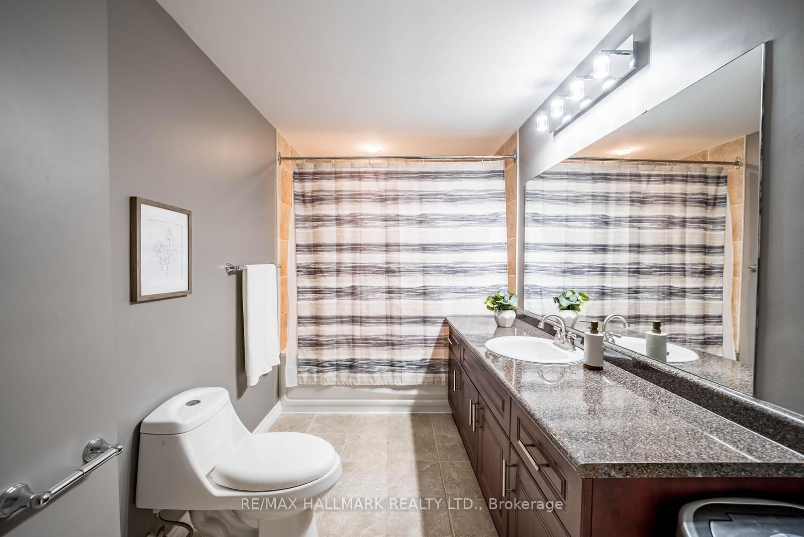 10 Vardon Gate • Whitchurch-Stouffville, ON photo 37