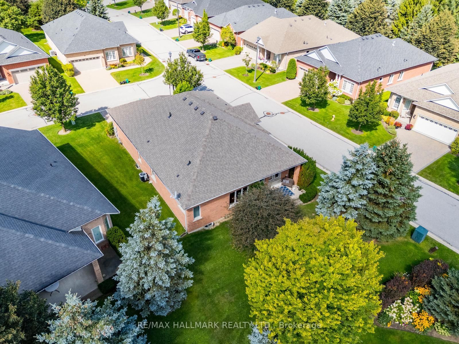 10 Vardon Gate • Whitchurch-Stouffville, ON photo 42