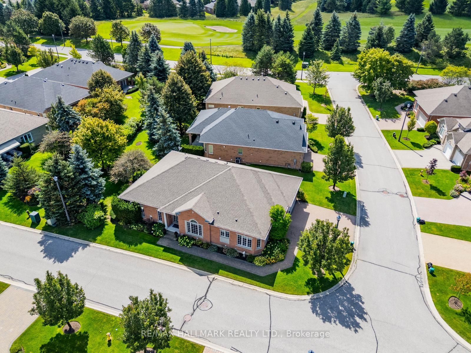 10 Vardon Gate • Whitchurch-Stouffville, ON photo 45