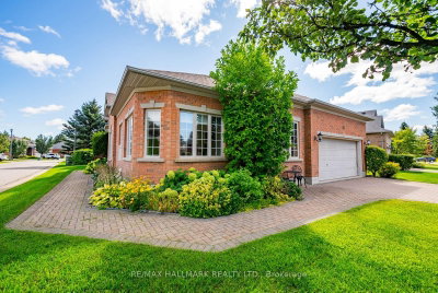 10 Vardon Gate • Whitchurch-Stouffville, ON photo 5