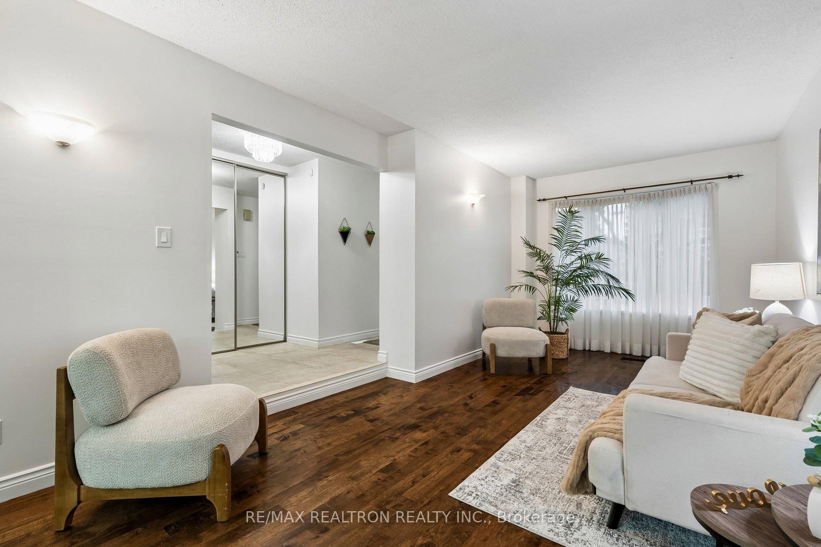 122 Colvin Crescent • Vaughan, ON photo 5
