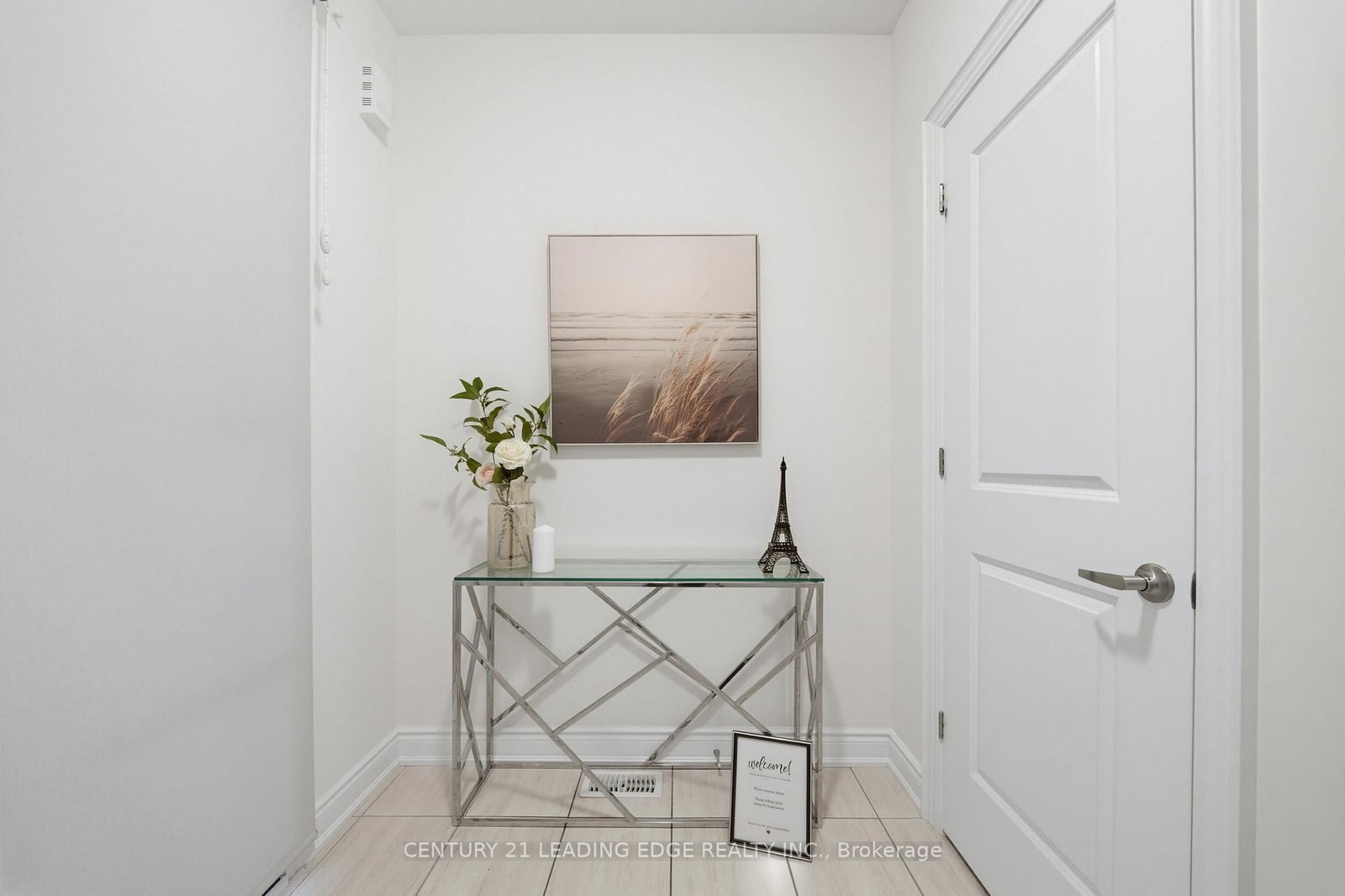 332 Laplante Street • Newmarket, ON photo 8