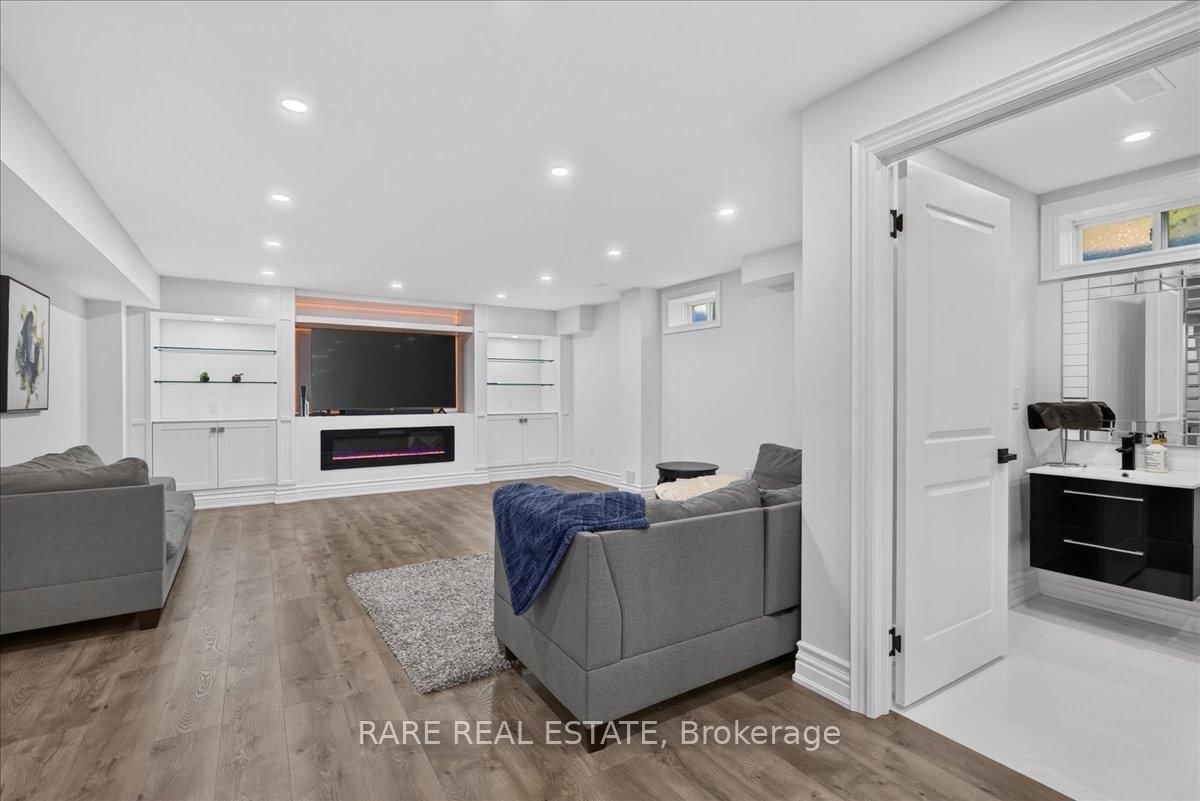 43 Pear Blossom Way • East Gwillimbury, ON photo 24