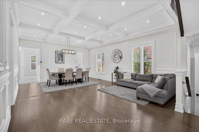 43 Pear Blossom Way • East Gwillimbury, ON photo 4