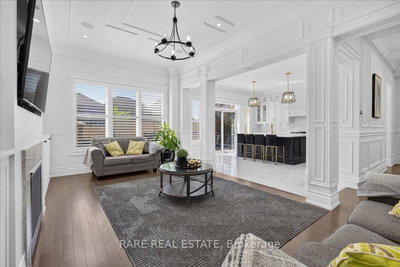 43 Pear Blossom Way • East Gwillimbury, ON photo 6