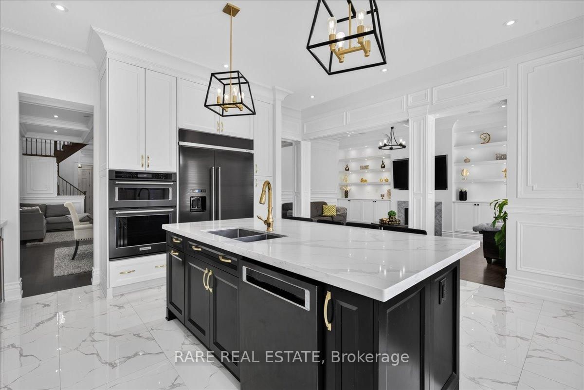 43 Pear Blossom Way • East Gwillimbury, ON photo 8
