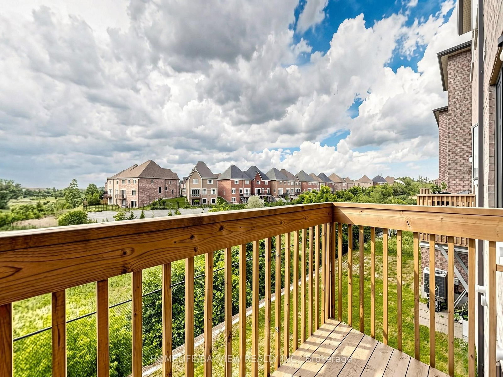 240 Elyse Court • Aurora, ON photo 18