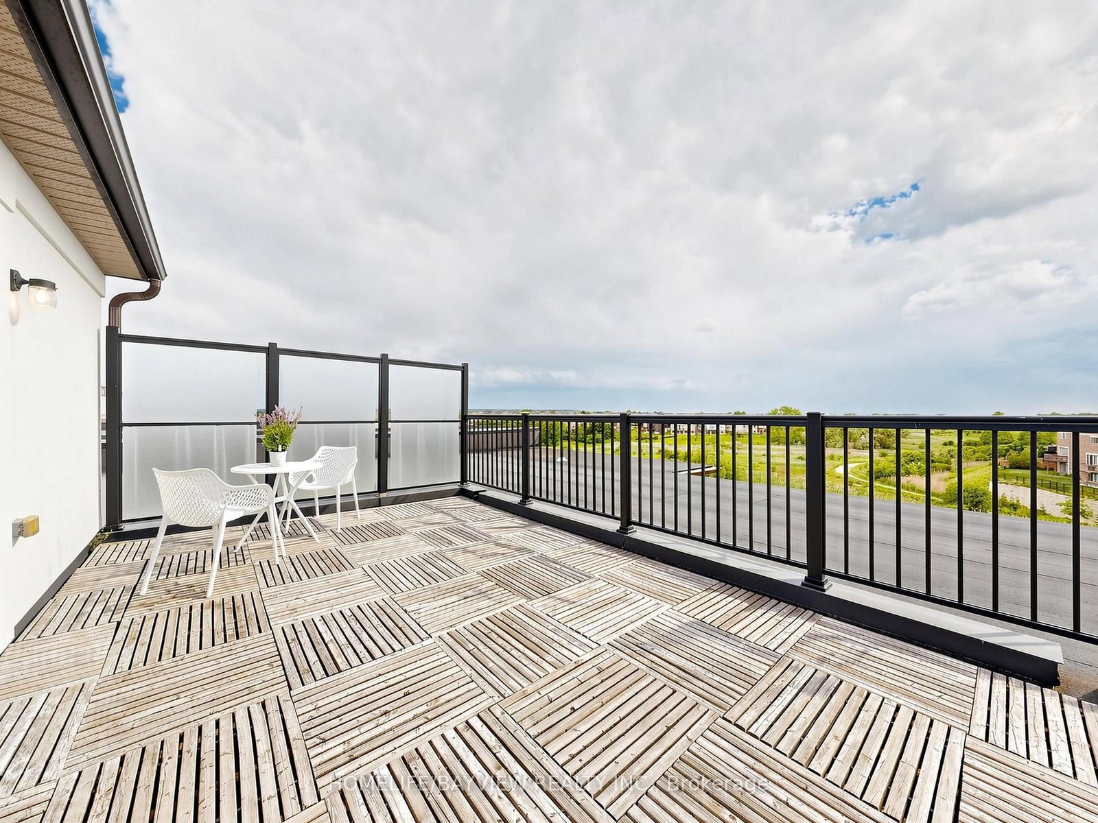 240 Elyse Court • Aurora, ON photo 35