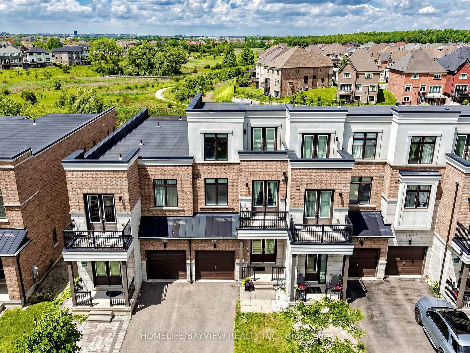 240 Elyse Court • Aurora, ON photo 39