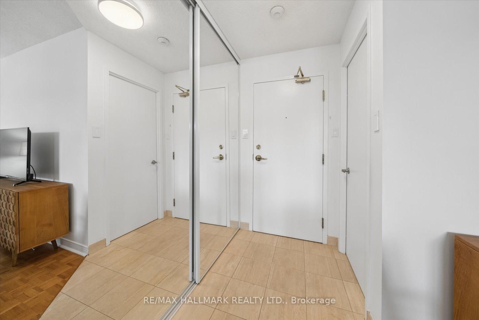 30 Wilson Street • #302 • Markham, ON photo 8