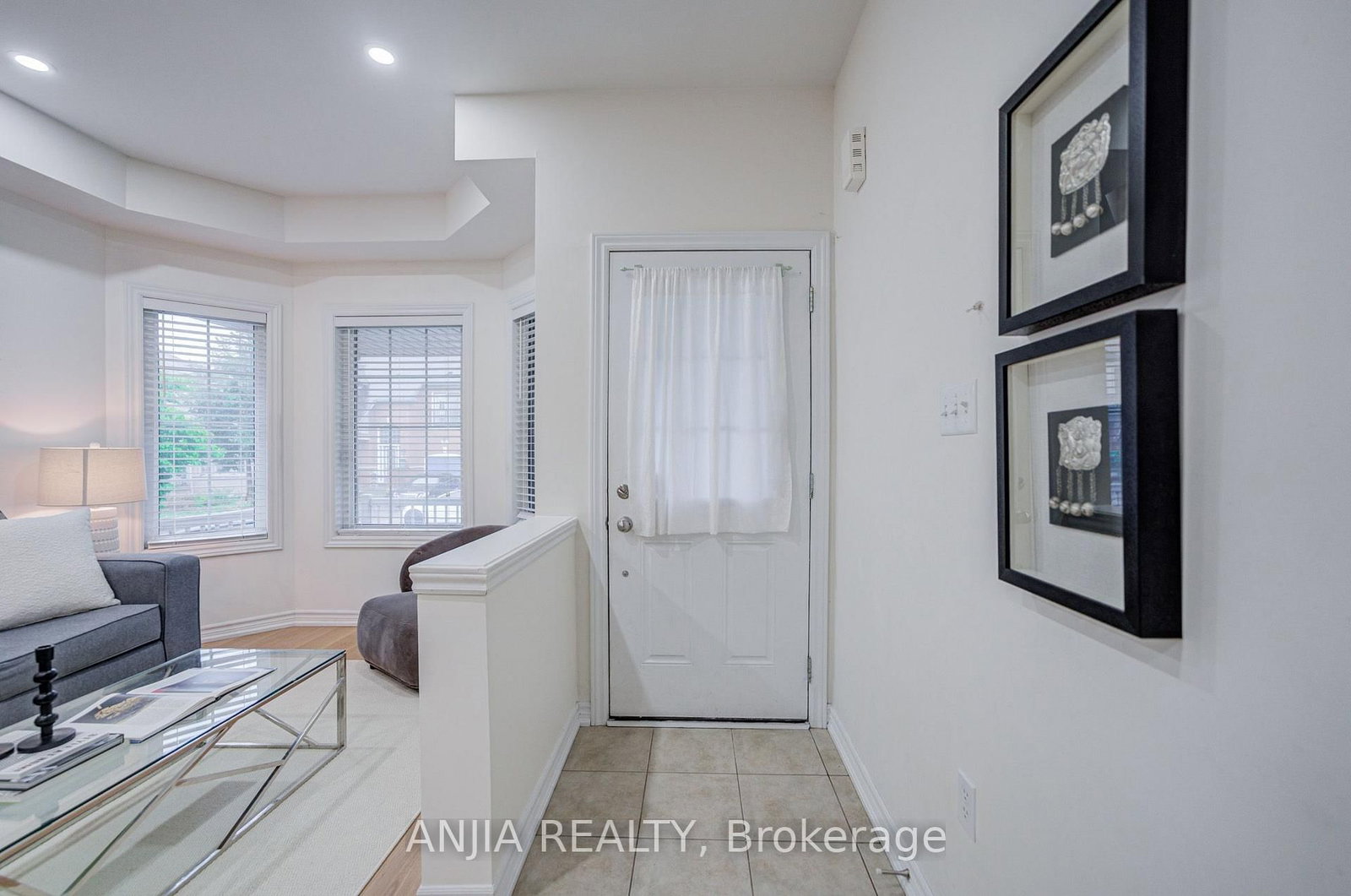 719 Hammersly Boulevard • Markham, ON photo 3