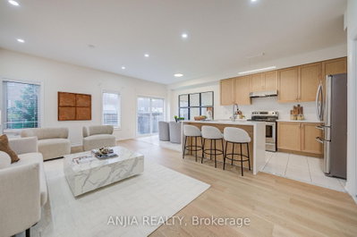 719 Hammersly Boulevard • Markham, ON photo 8