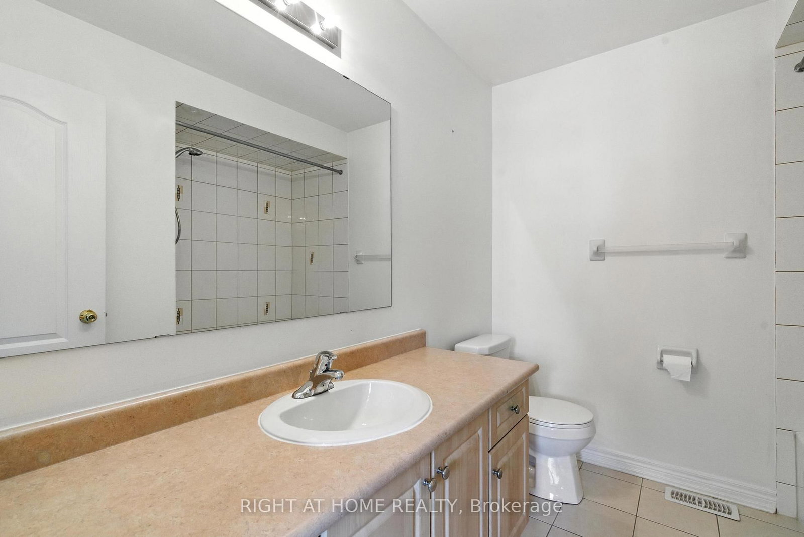 215 Canada Drive • Vaughan, ON photo 21