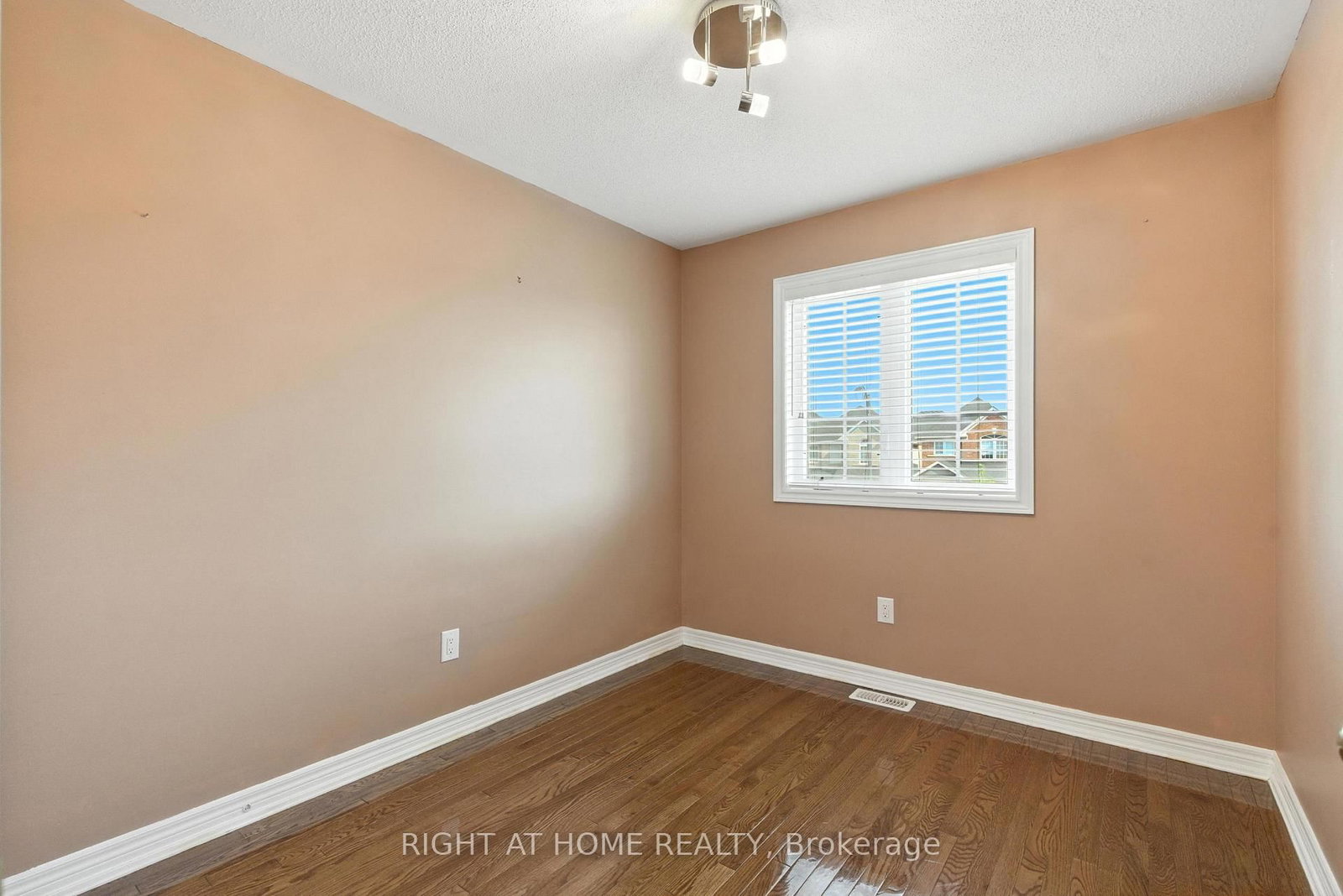 215 Canada Drive • Vaughan, ON photo 22