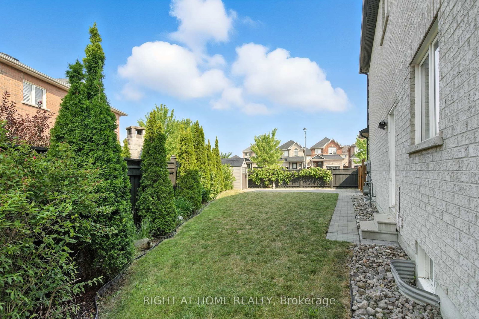 215 Canada Drive • Vaughan, ON photo 35