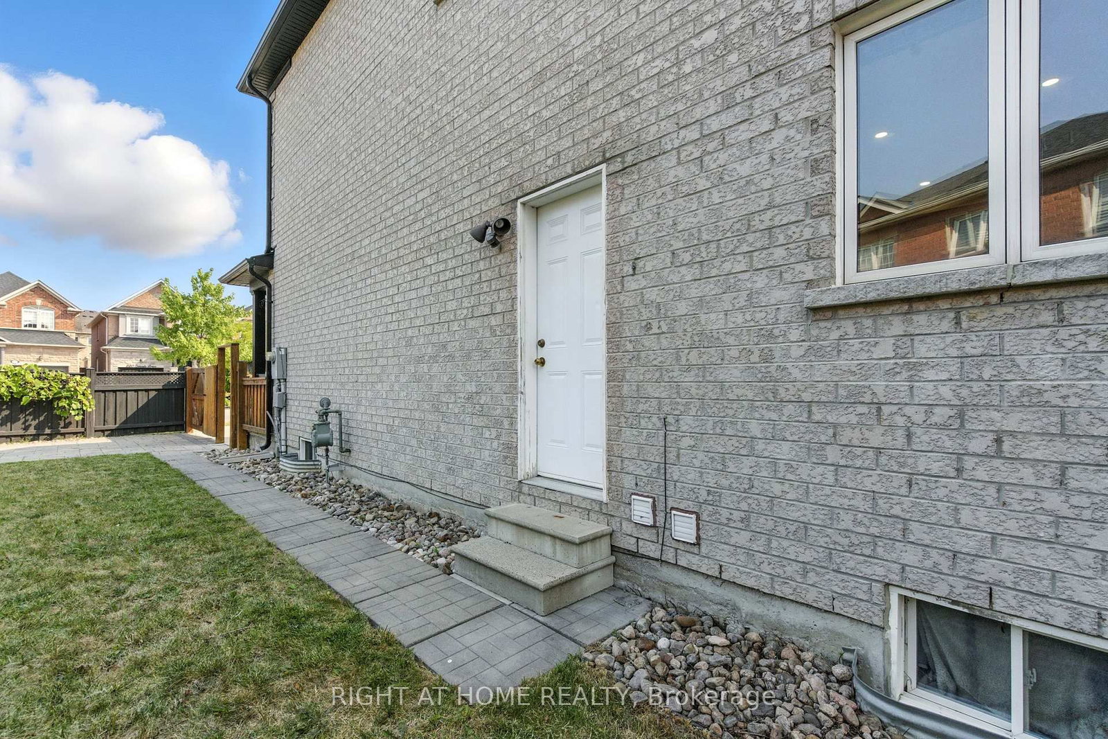 215 Canada Drive • Vaughan, ON photo 36