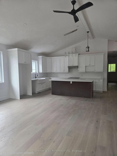 3183 Cove Avenue • Innisfil, ON photo 5