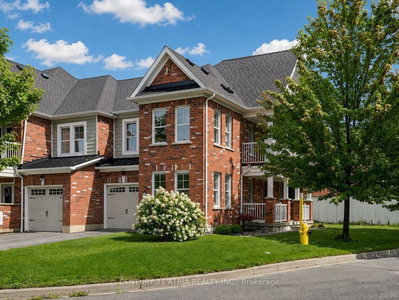 36 Haroldcrest Lane • Whitchurch-Stouffville, ON photo 3