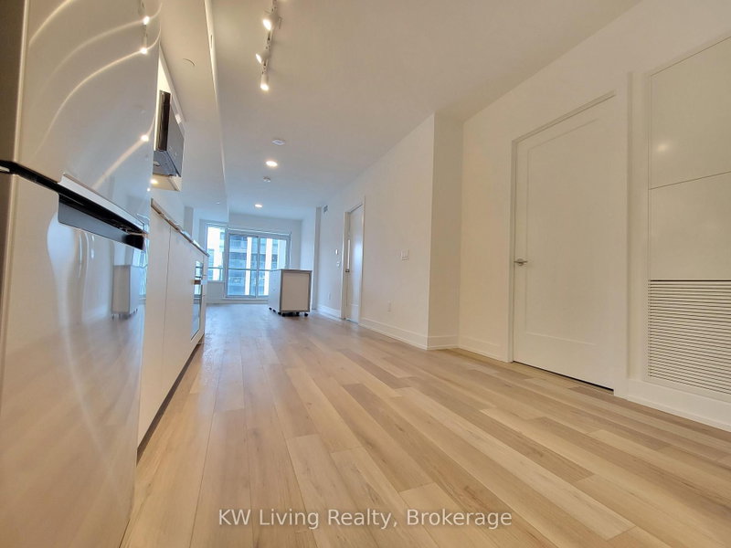 1002 - 8 Cedarland Drive