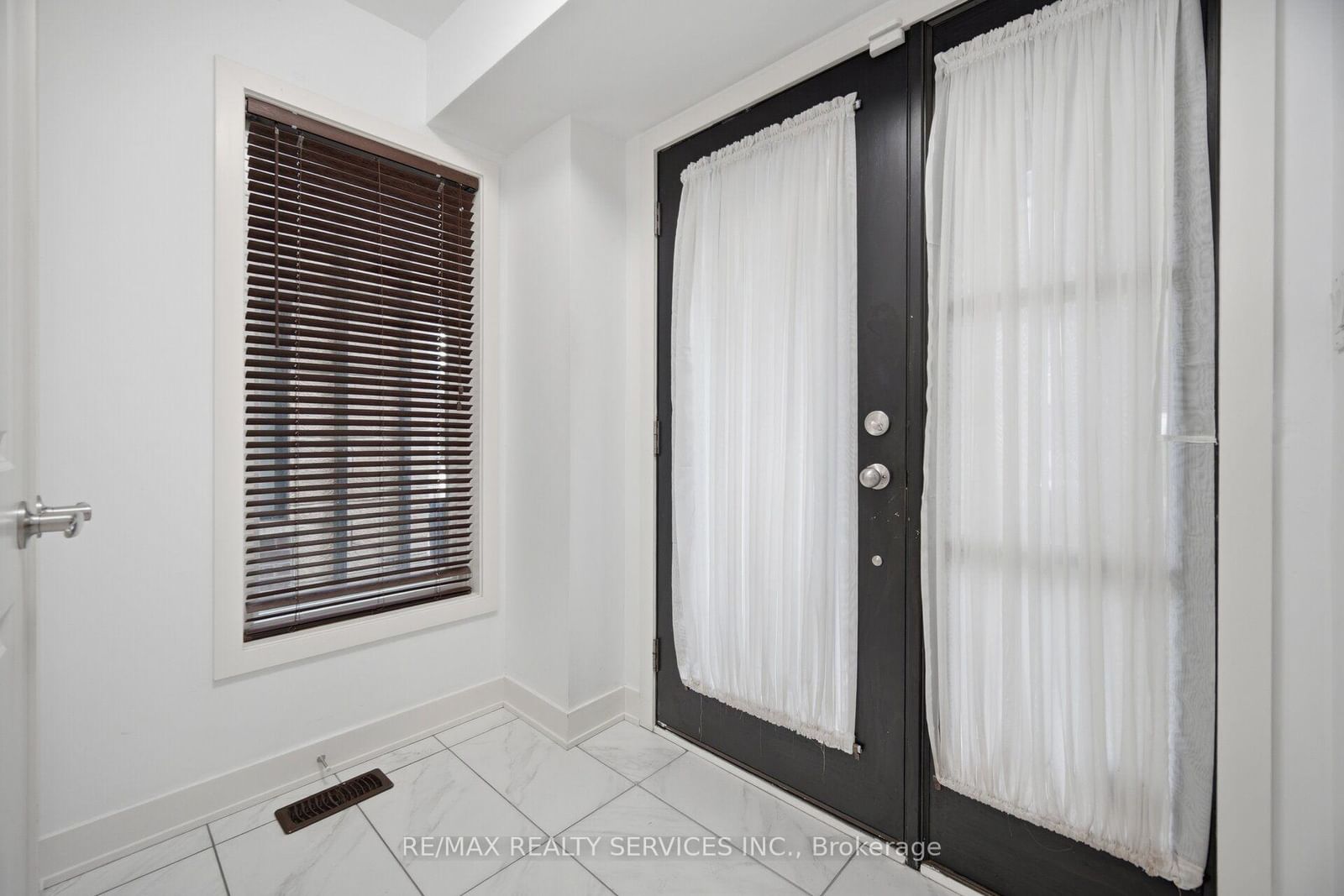 58 Pageant Avenue • Vaughan, ON photo 3