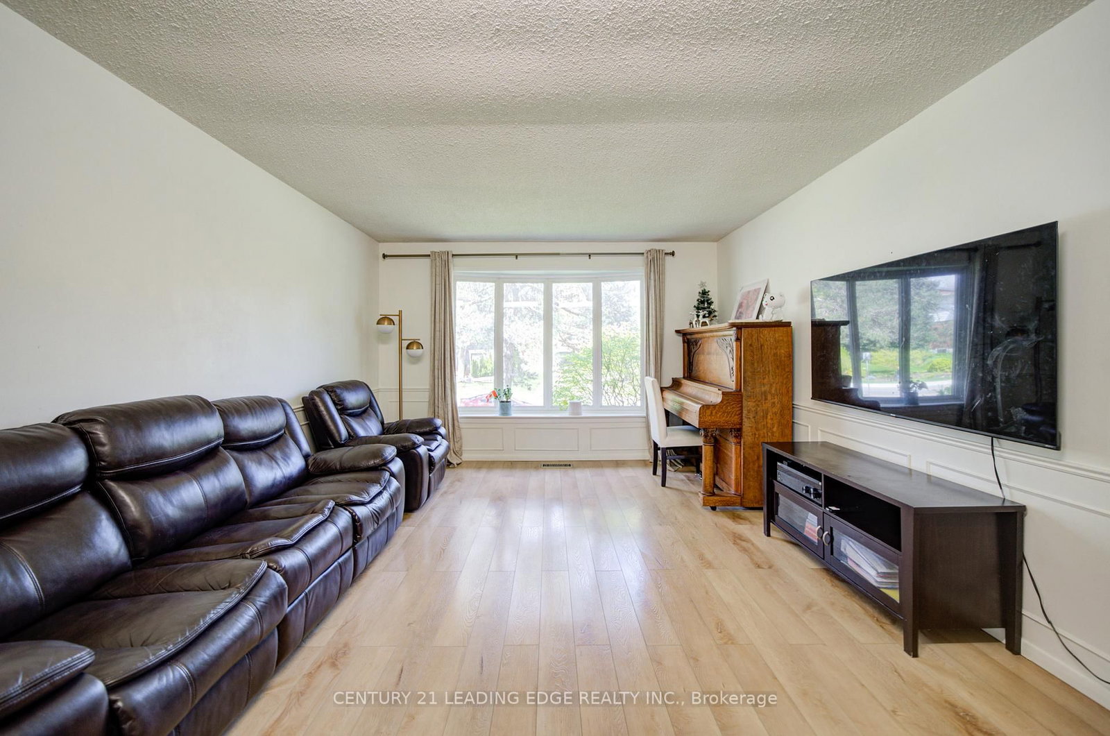43 Carlton Road • Markham, ON photo 5
