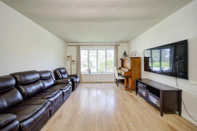 43 Carlton Road • Markham, ON photo 5