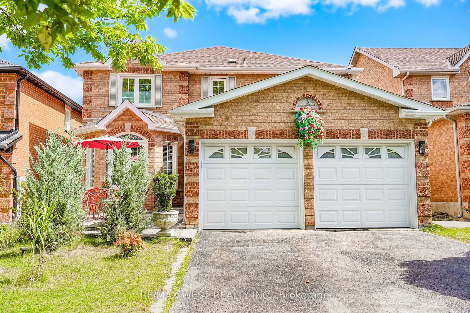 67 Dawlish Avenue • Aurora, ON photo 1