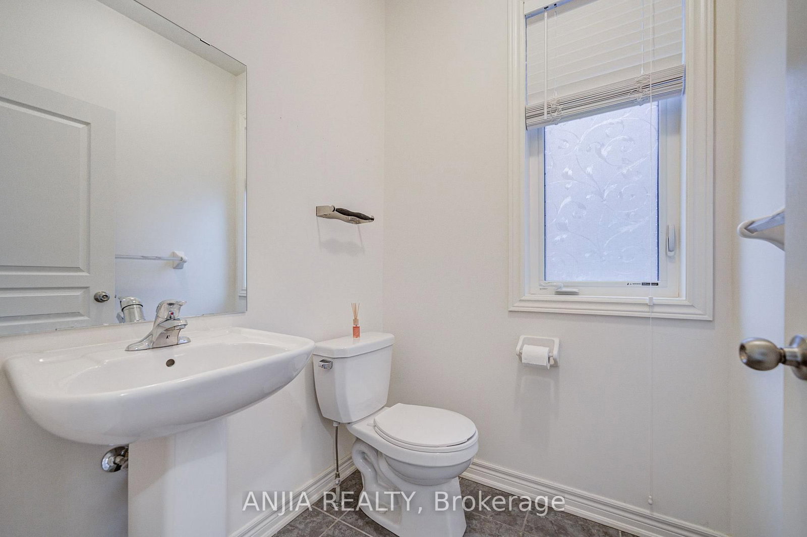 115 Wilfred Murison Avenue • Markham, ON photo 8